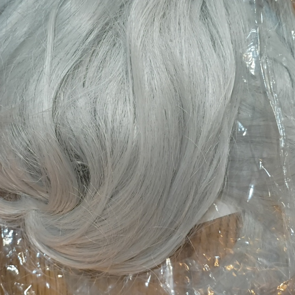 Silver Hair Wig Extension with Silky Texture, gathered on secure Rubber Band. - Picture 5 of 8